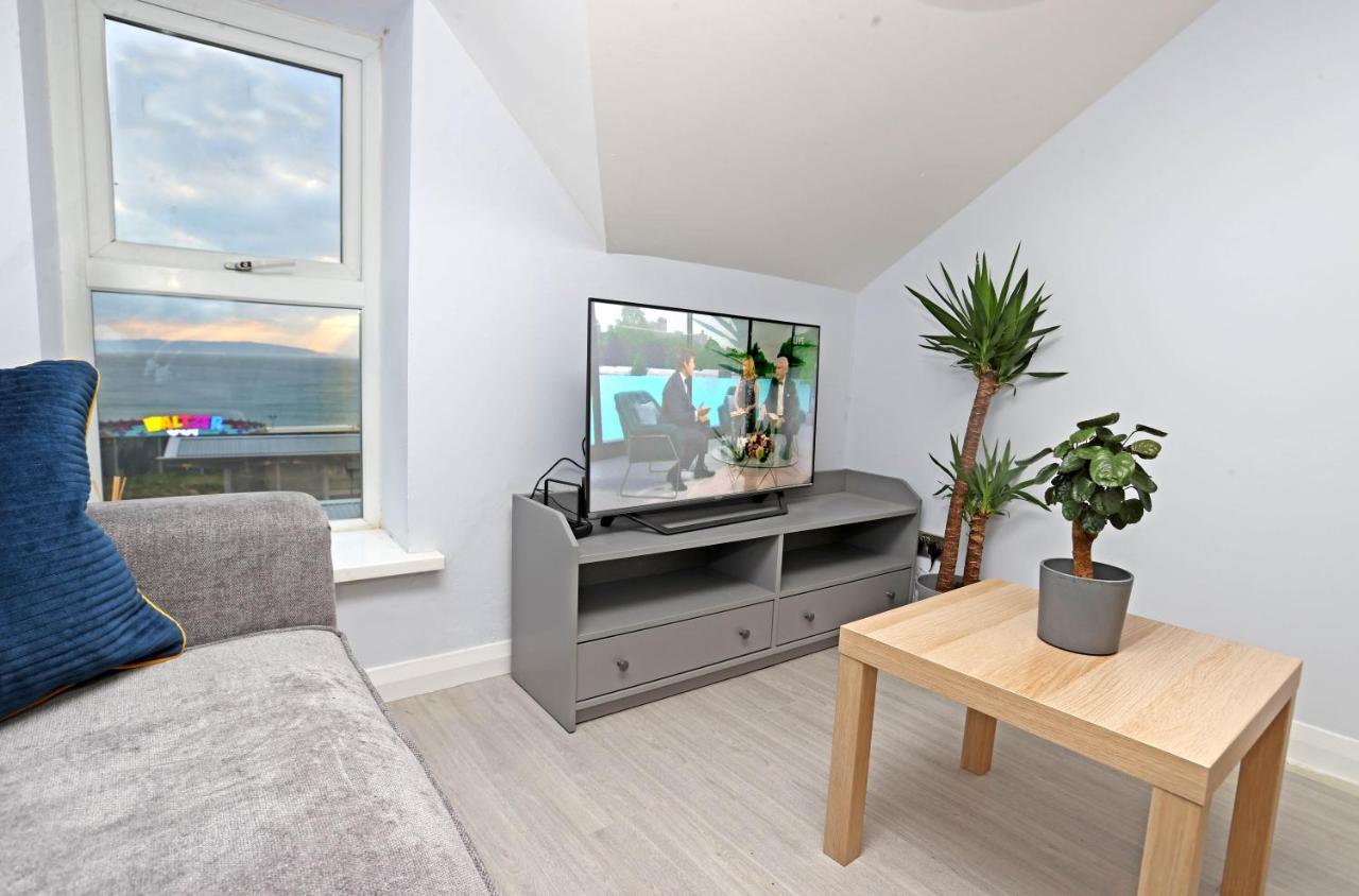 Entire Penthouse Apartment With Sea Views Portrush Buitenkant foto
